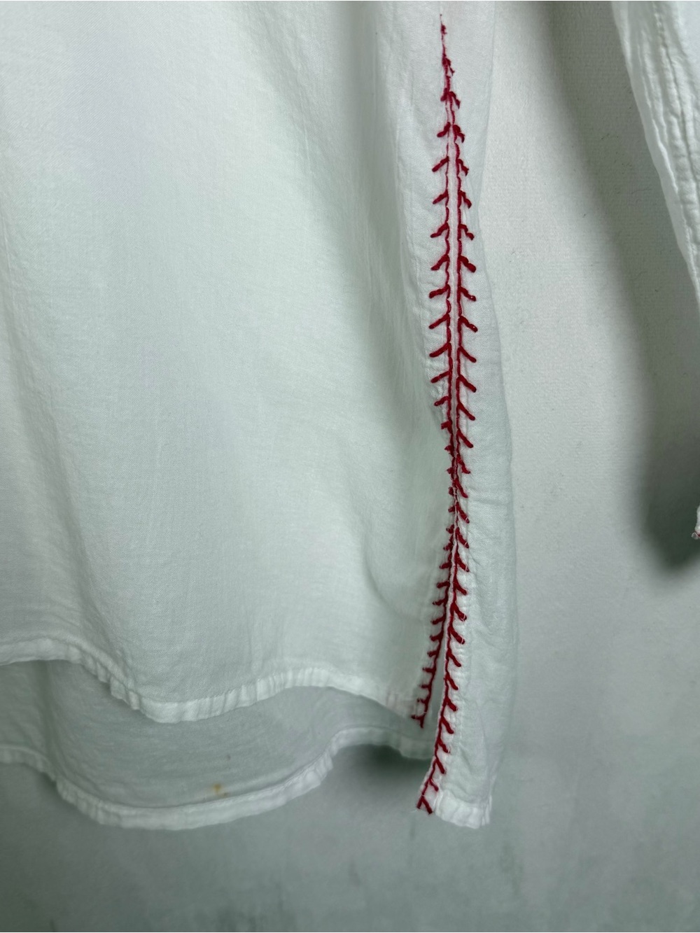 Johnny Was Workshop Women M White Red EmbroideryTunic Boho Peasant Blouse *flaw* - Picture 5 of 13